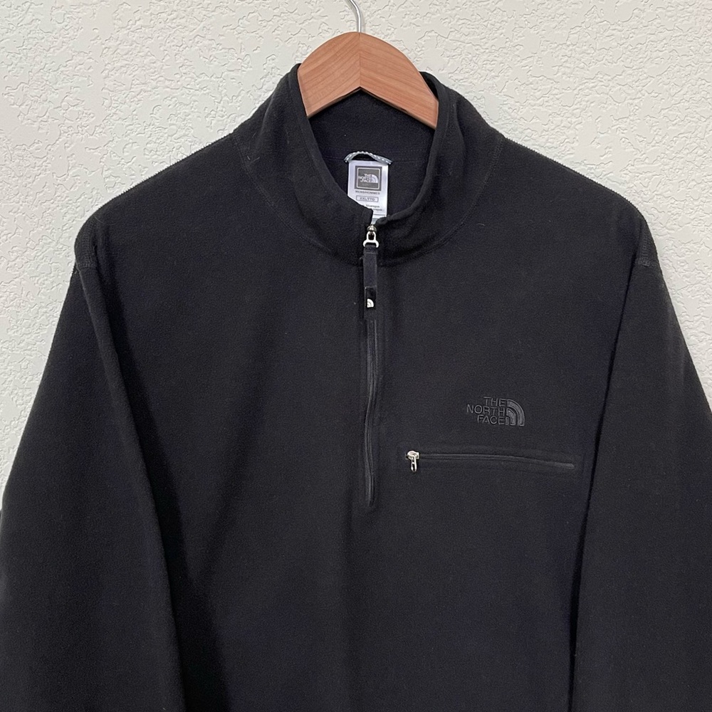 The North Face black half-zip mens fleece pullover